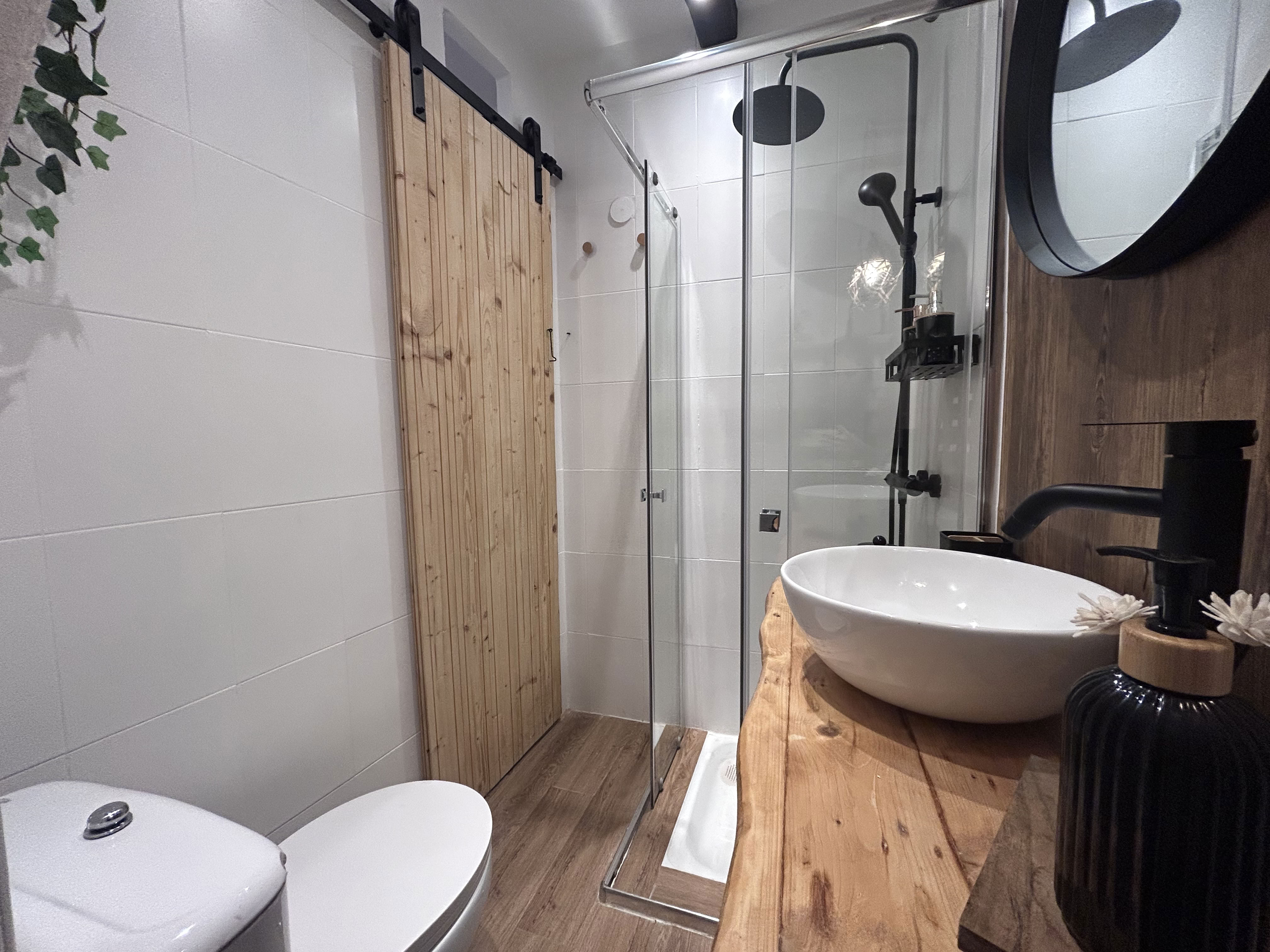 Detalle Baño de Diseño Contemporáneo