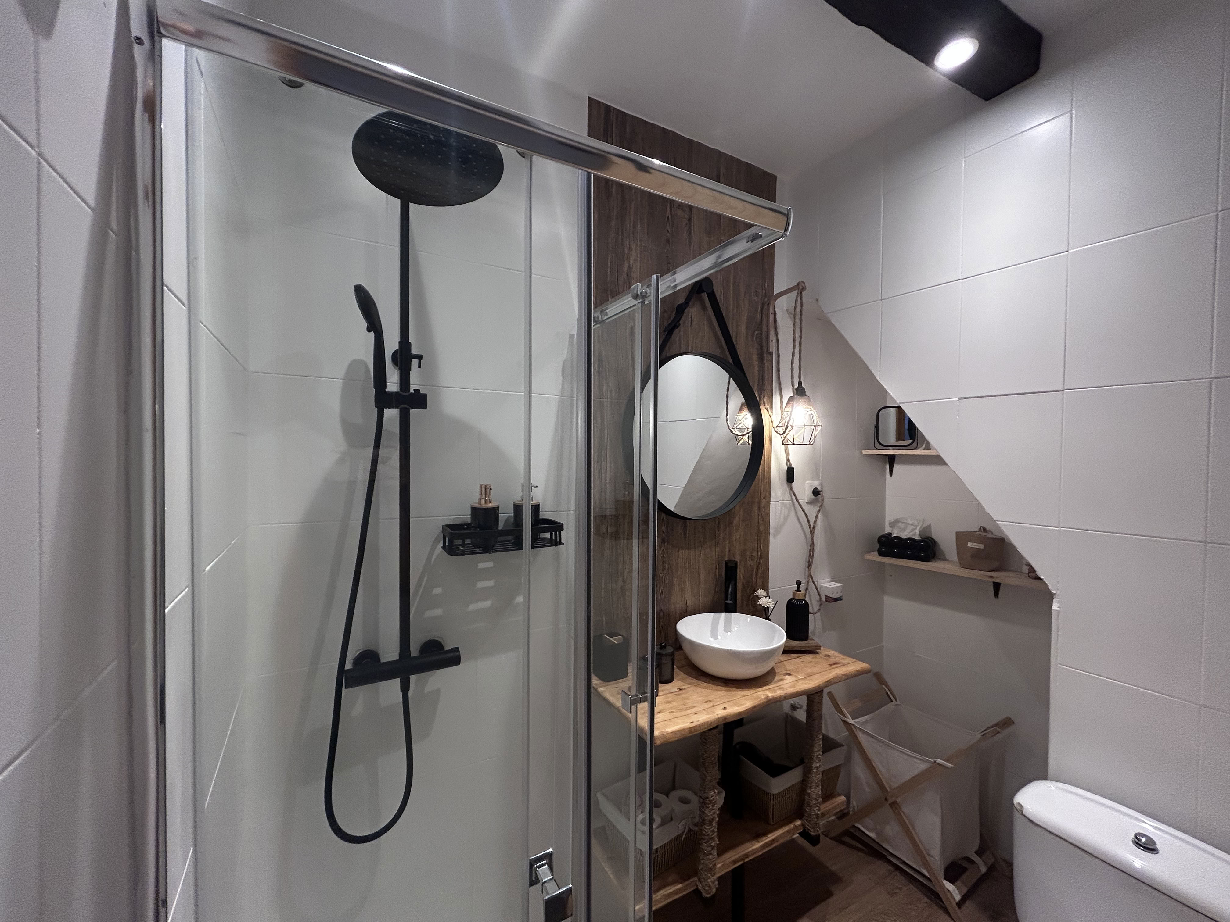 Detalle Baño de Diseño Contemporáneo